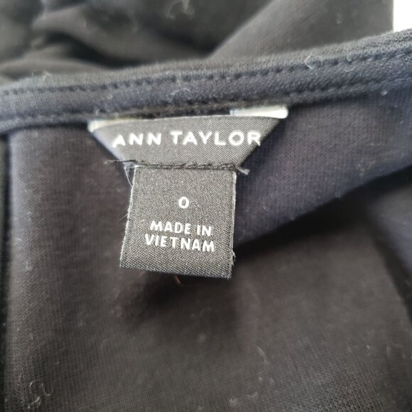 Ann Taylor Black Long Sleeve A Line Dress Pleated Front Size 0 Minimalist Chic - Picture 6 of 8